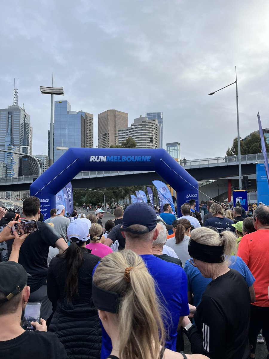 grantmac12's tweet photo. Here we go.
#runmelbourne https://t.co/PxKocrcm2K