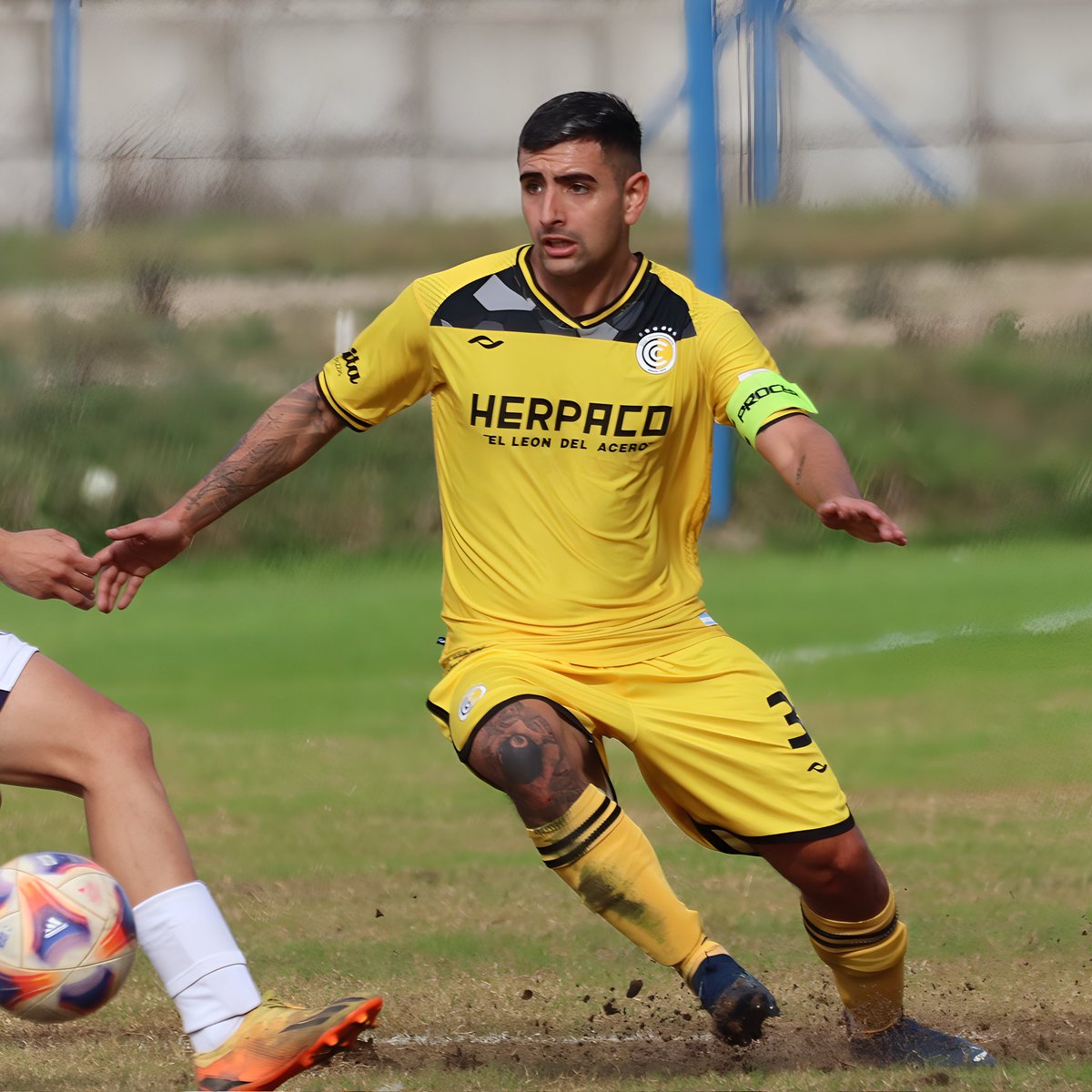 #FútbolProfesional ⚽

🗒️Convocados por Federico Barrionuevo para visitar mañana a Los Andes.

✔️ 1ra convocatoria para Yago Barrera, lateral izquierdo de nuestras Juveniles.

🕑 15:05 hs

📺 <a href="/DSportsAR/">DSPORTS Argentina</a>

🤝🏻 Publicación auspiciada por Mecatronica.

<a href="/SABADOGOL/">SABADOGOL</a>