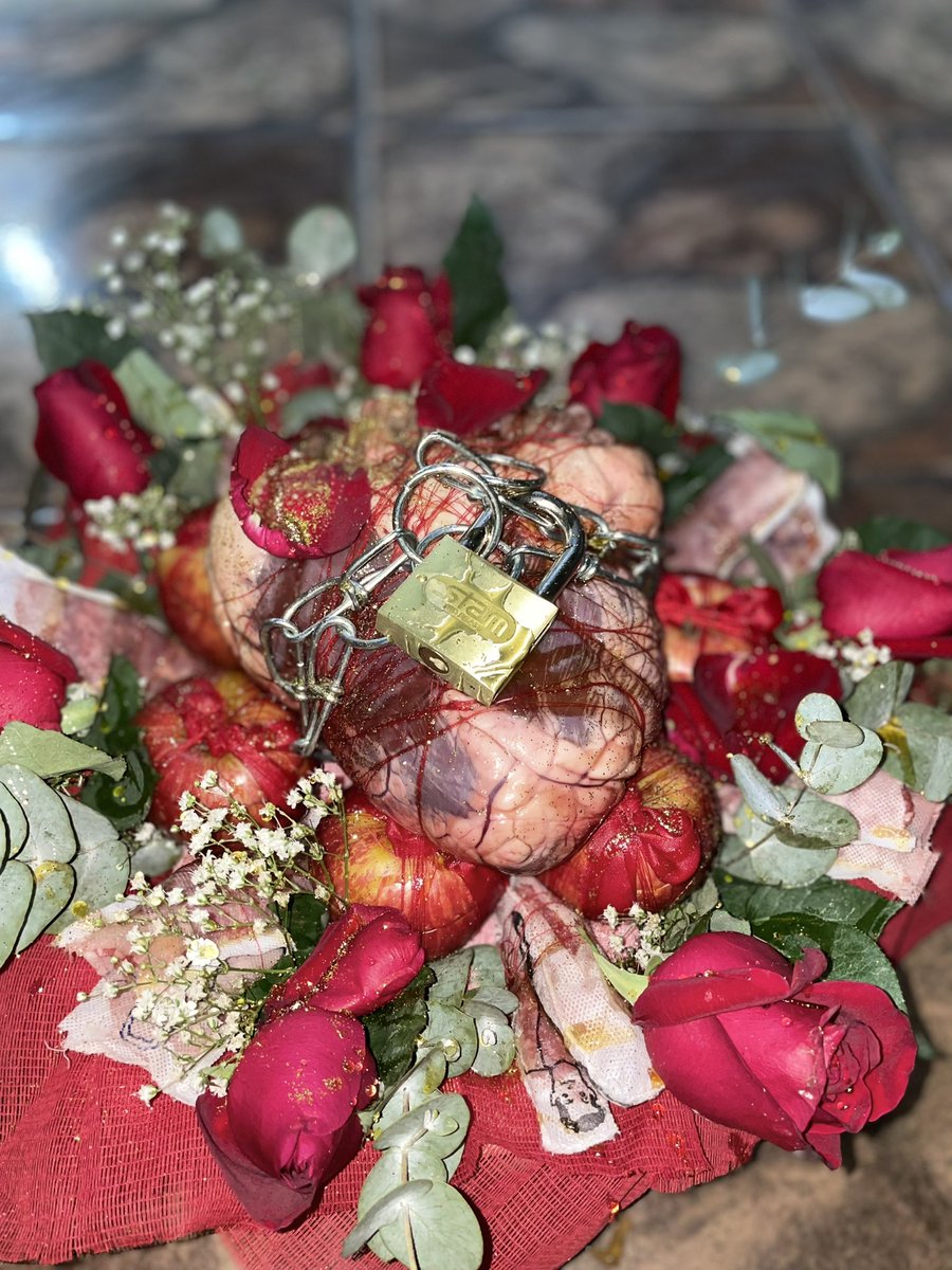 ingridyosogiyan's tweet photo. Raiane disse que não quer casar comigo rs.
Então tá , então tá bom !
Vou deixar acontecer naturalmente. https://t.co/xb8EVvKlOX