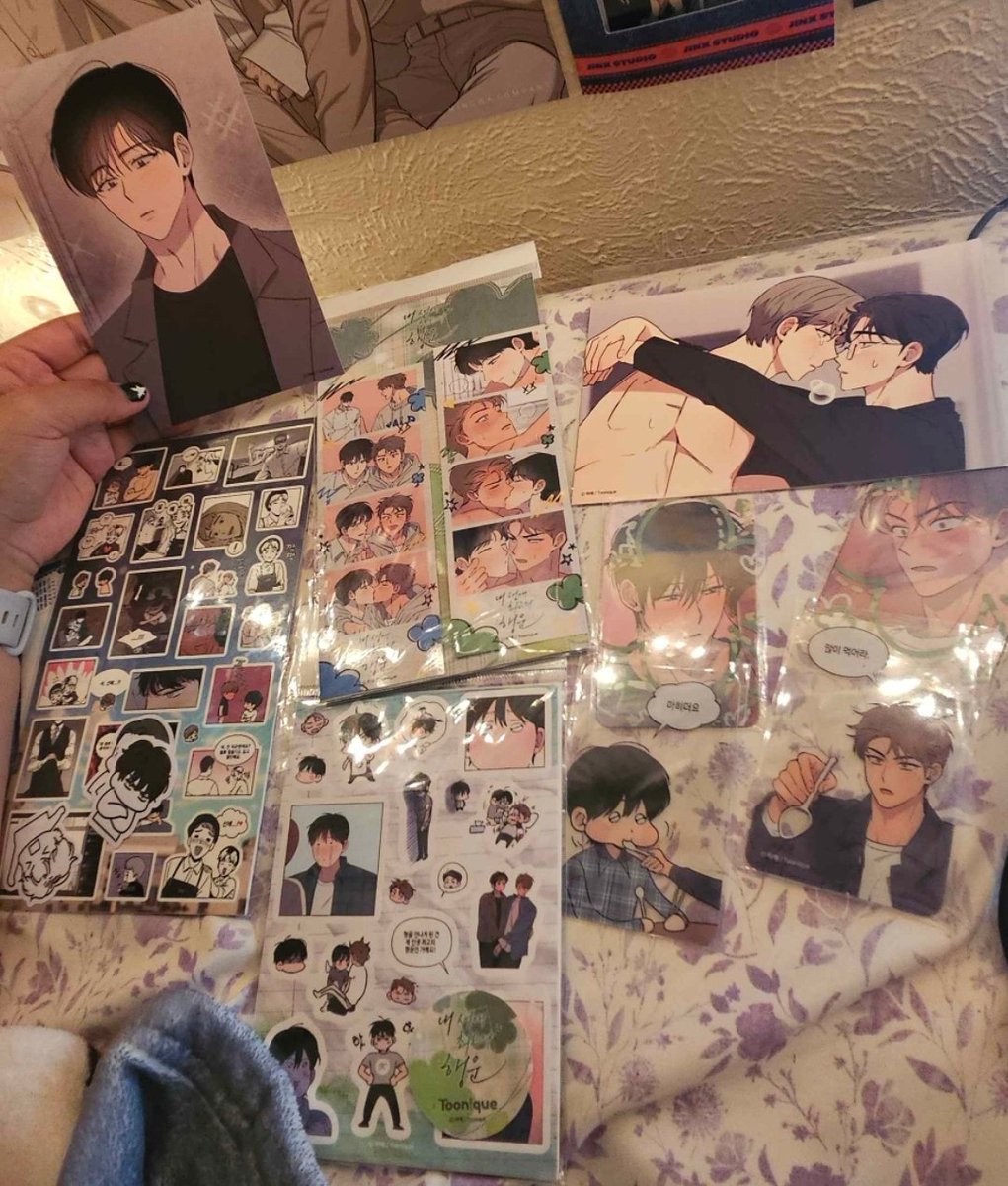 lmaoyikes4's tweet photo. AHHHH MY LUCK IN LOVE MERCH HEHEHE [and I got extra Bj Alex stickers bc I want a sheet that isn't used 😞🫶🏼]
#LuckyInLove #Hahae https://t.co/lV9LDuGVES