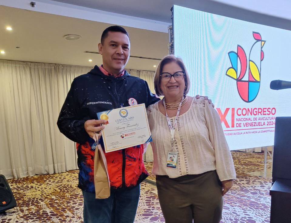 #EsNoticia 🗞️| SUNAGRO dice presente en XI Congreso Nacional de Avicultura Venezuela 2024

Encuentra la noticia completa aquí: sunagro.gob.ve/sunagro-dice-p…

#VenezuelaPintaBonito