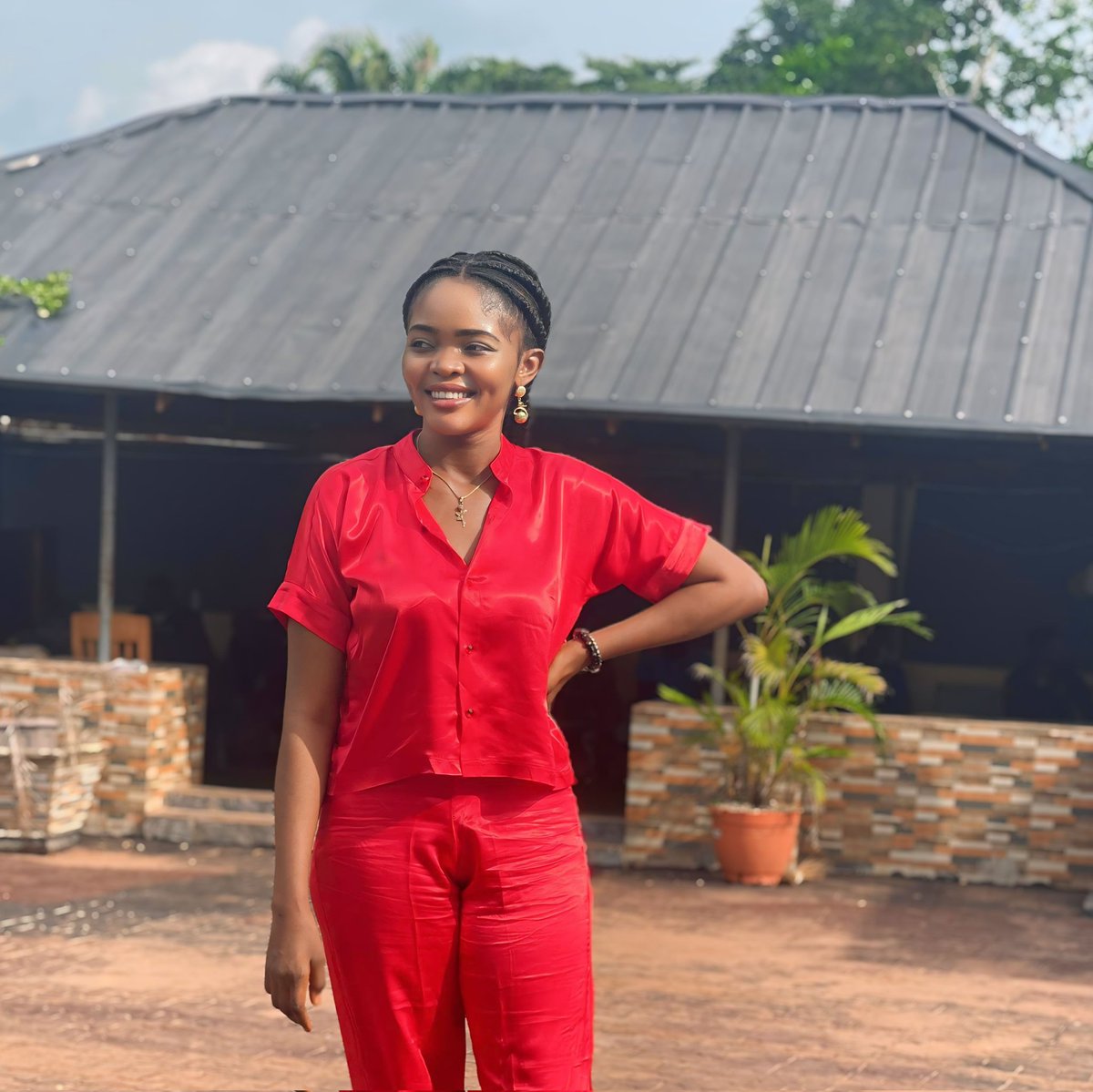 ...Smile remains the cheapest makeup, anyone can wear 😊😊😊