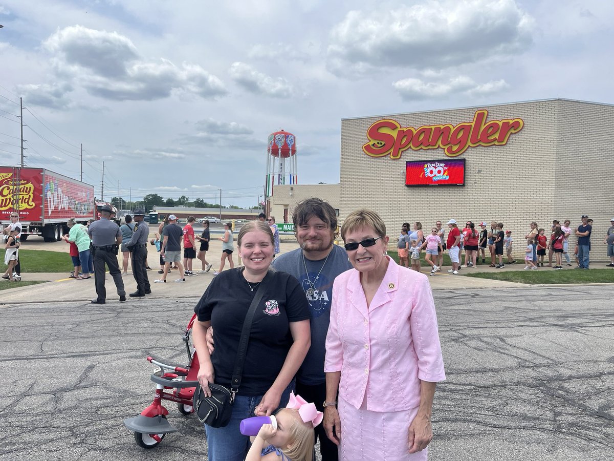 RepMarcyKaptur's tweet photo. Joined the community of Bryan, Ohio and people from across our region to celebrate the 100th anniversary of Spangler Candy Company’s famous Dum Dums. This true Williams County institution has made Northwest Ohio proud for generations. https://t.co/9svKETuInQ