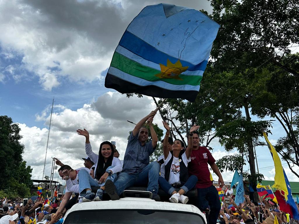 PieroMaroun's tweet photo. ¡ESTO ES MONAGAS! Las calles desbordadas de esperanza ciudadana con @MariaCorinaYA. ¡El próximo domingo 28 de julio tendremos nuevo Presidente @EdmundoGU, con la ayuda de DIOS y todo el pueblo venezolano!🇻🇪 https://t.co/ezxge5qtWC