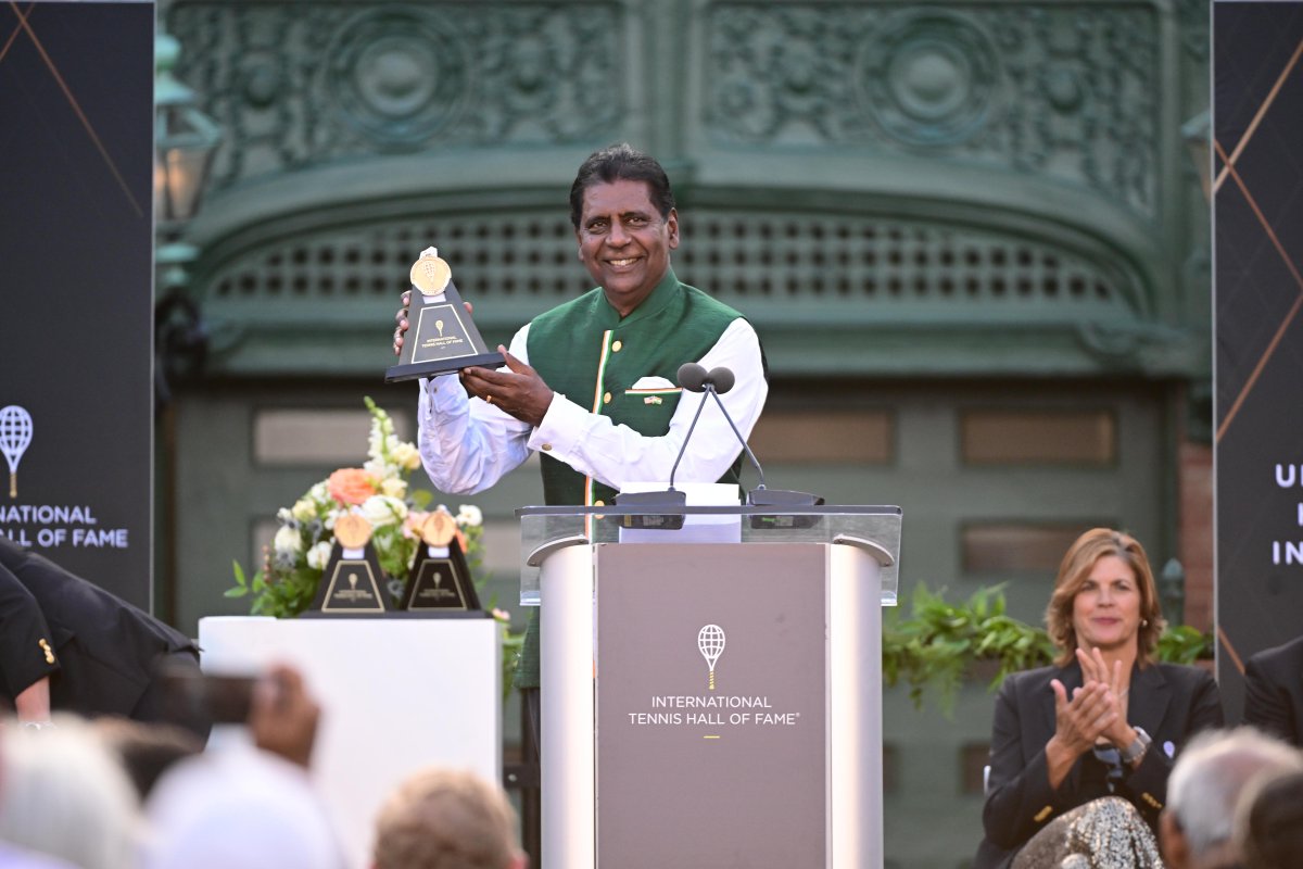 Infosys's tweet image. Infosys would like to congratulate @Leander, @Vijay_Amritraj, and Richard Evans on their induction into Newport’s @TennisHalloFame on this historic day!

#ITHFWithInfosys #ExperienceTheNext