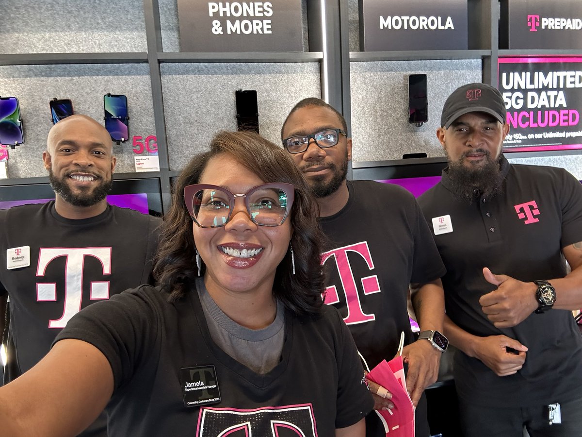 MELaMELa_Club's tweet photo. @Tglover187 @sellphones4 @felixcollazo14 7 must be the magic number today! Southpark giving B.E.S.T. Experience to all of our customers with 7 CV, 7 BTS, and 7 TFB activations! Who is next??? https://t.co/aH2Eb8swli