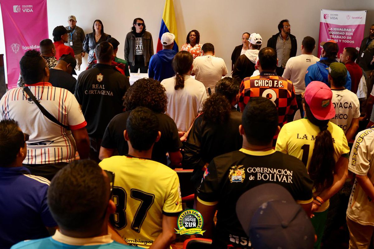 FLSurOficial's tweet photo. Durante los días 17, 18 y 19 de Julio estuvimos participando del encuentro aguante popular por la vida organizado por el ministerio de la igualdad desde la dirección de Barrismo. En este escenario contamos con la presencia de nuestra vicepresidenta @FranciaMarquezM https://t.co/bkxFUJ4iKH