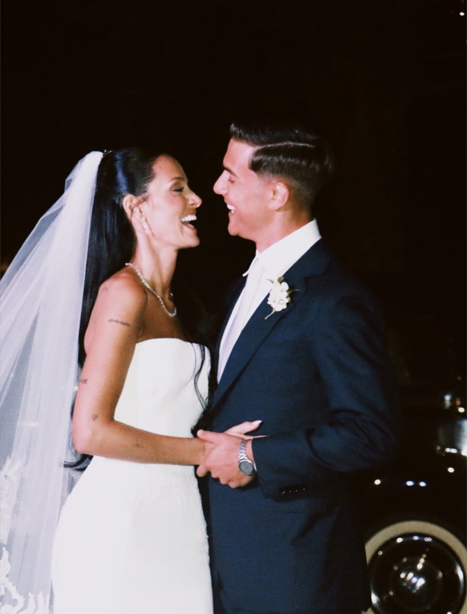 ojalá todas las chicas encontremos a una persona que nos ame tanto como Dybala ama a Oriana