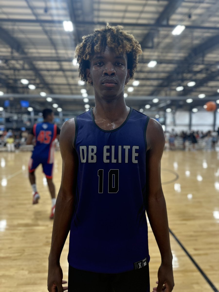 hoopseen's tweet photo. DB Elite now moves to 3-0 here at The Grassroots Finale. 

6-foot-6 forward Christian Outlaw just had 25 points in their win. https://t.co/xeQb2i1FkZ