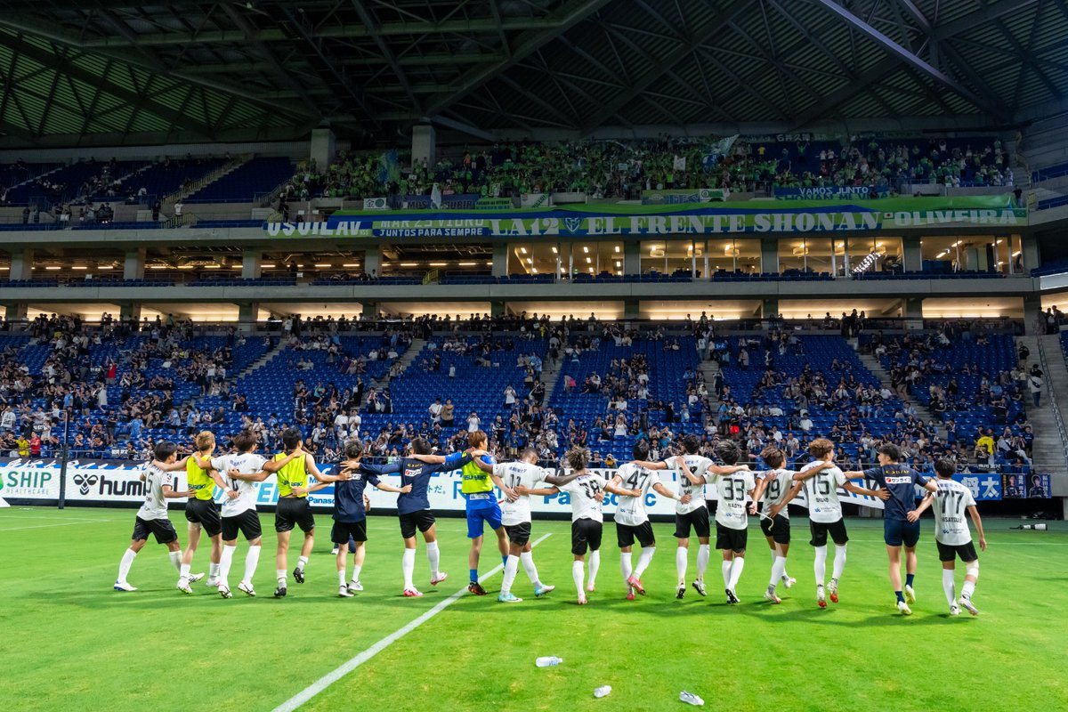Naoyasoccer0528's tweet photo. 4連勝！！！7月全勝！！！

自分にとっては幼い頃からの特別な場所で特別なクラブと。
湘南の選手として試合に出て勝てたことが何より嬉しいです！

今日も応援ありがとうございました！！
最高です💚💙

#湘南ベルマーレ
#bellmare https://t.co/rCUYcg9syE