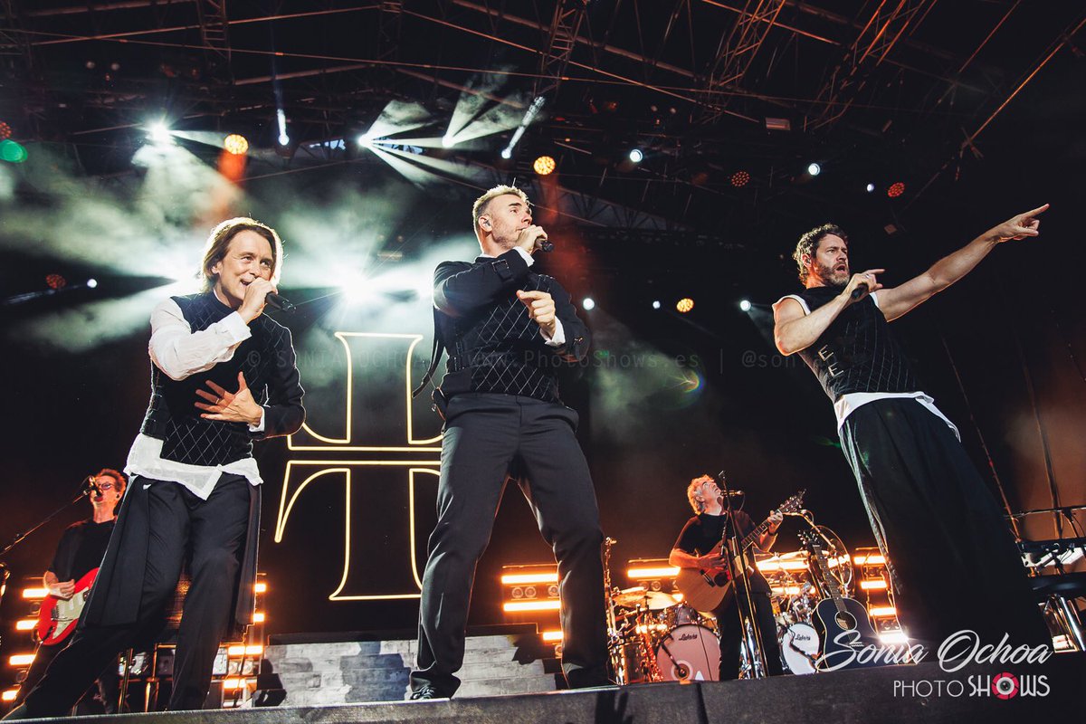 17 años después de su última visita, <a href="/takethat/">Take That</a> ofrece una noche inolvidable de nostalgia y alegría en el @alma_festival #Barcelona
Más 📷 en el enlace! 👇🏼
photoshows.es/2024/07/concie…
📷: <a href="/soniaoo/">Sonia Ochoa</a> 

#TakeThat #ThisLifeOnTour #GaryBarlow #MarkOwen #HowardDonald #AlmaFestival2024
