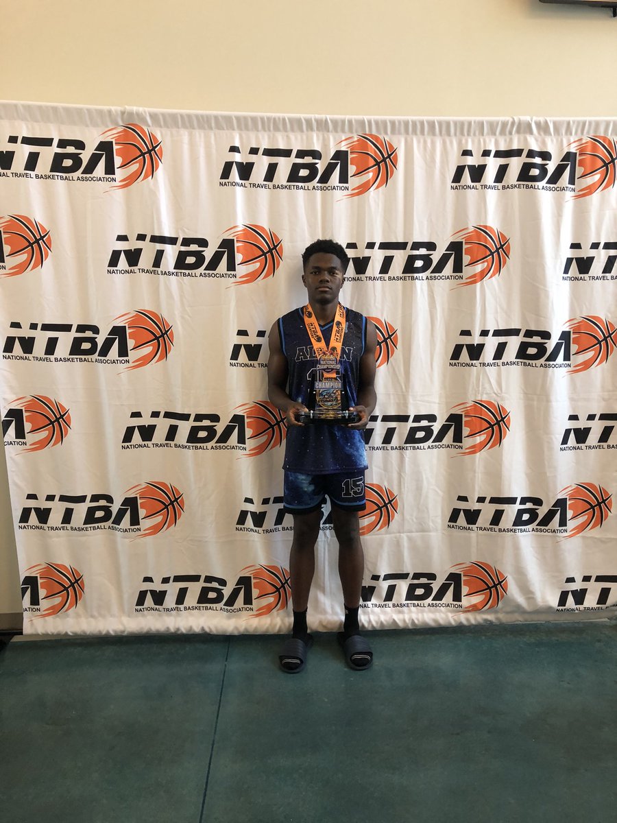 Xavier Lee tweet media