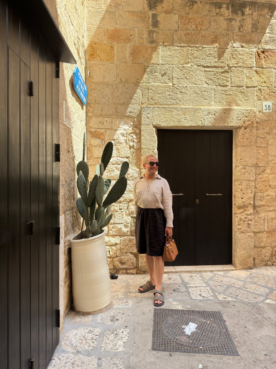 Kaveoghan's tweet photo. Polignano a Mare! Such a beautiful town to wonder the streets and explore the galleries, restaurants, and of course for people watching! https://t.co/loQdSNuNae