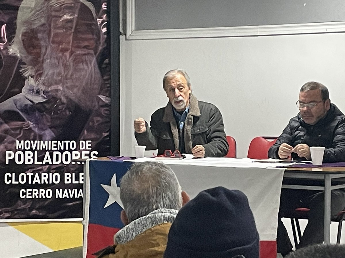 CNT_NOmasAFP's tweet photo. Fuerte interés de pobladores de Cerro Navia en discutir sobre cómo avanzar en la recuperación de los derechos fundamentales, especialmente el derecho la #SeguridadSocialParaChile 
La movilización social es fundamental y la autonomía del movimiento social, es la conclusión
#NOmasAFP