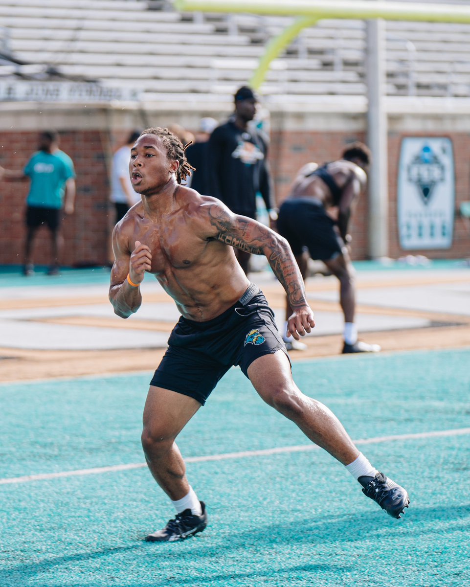 2worldwide_'s tweet image. 🤐.