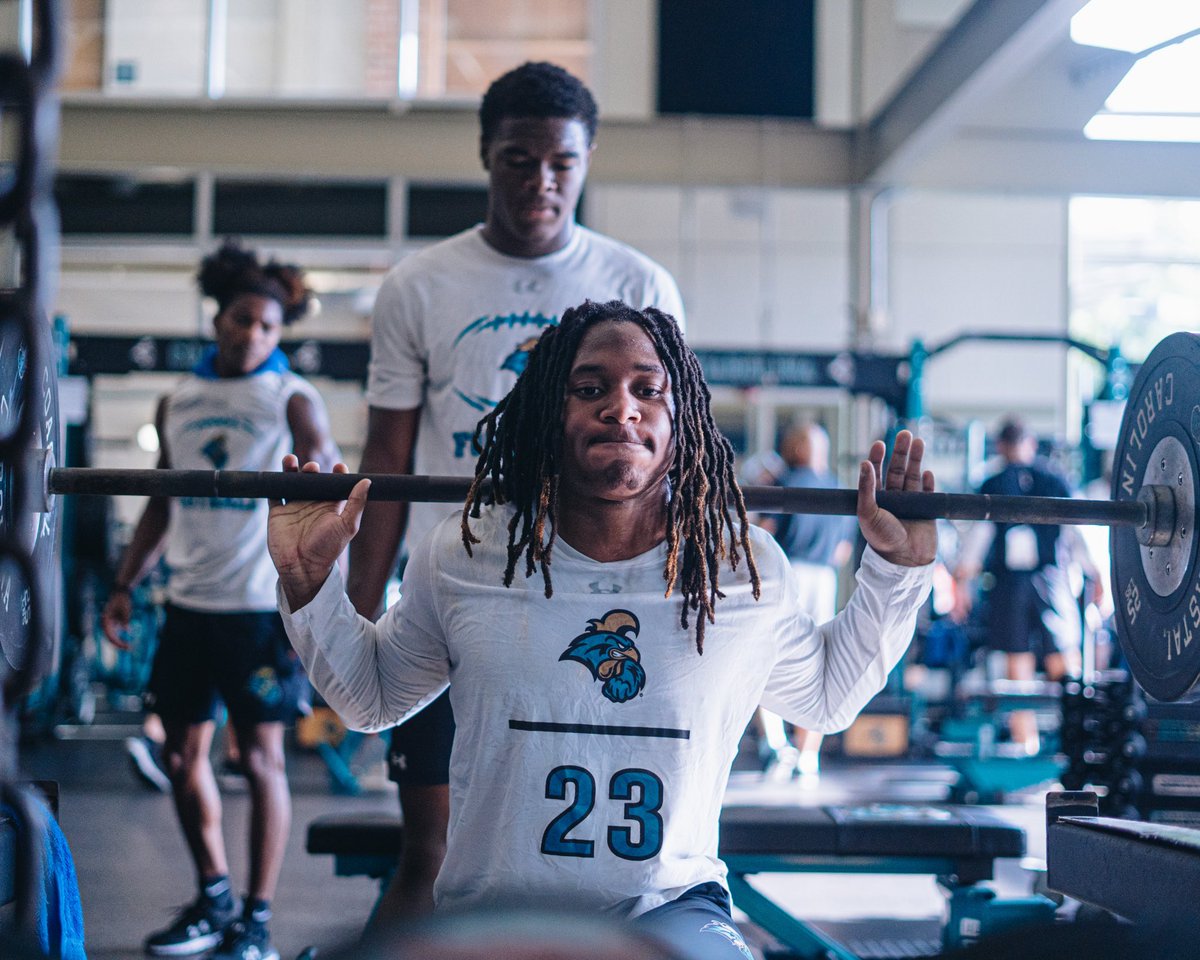 2worldwide_'s tweet image. 🤐.