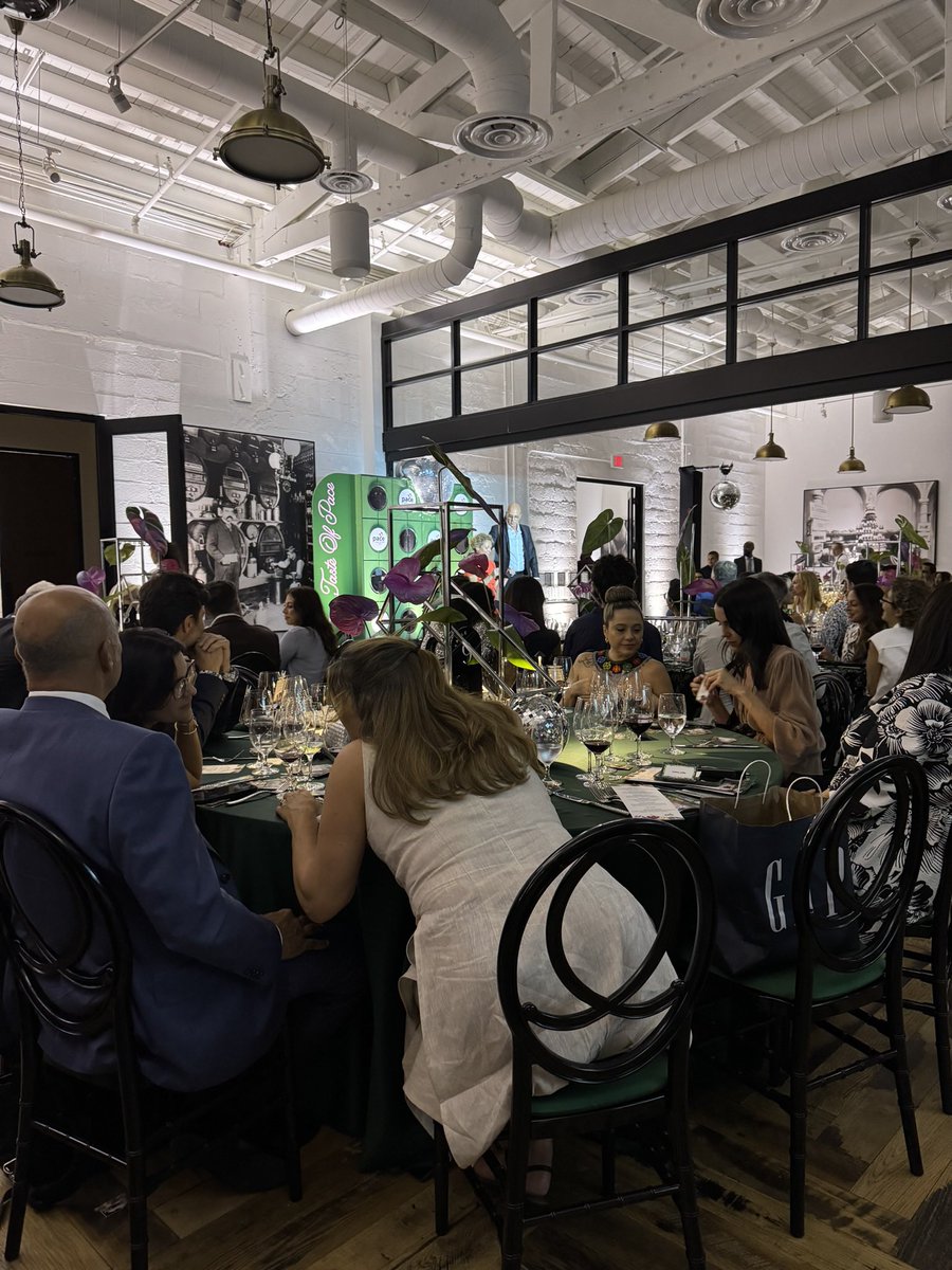 Damianpardo8's tweet photo. This past Thursday, I joined Pace Center for Girls and the Omni CRA to support providing education and training for young women and girls. It was an exciting evening spent with old and new friends supporting important programs in our community. #PaceCenter #CityofMiami https://t.co/9Jw5WqcI5f