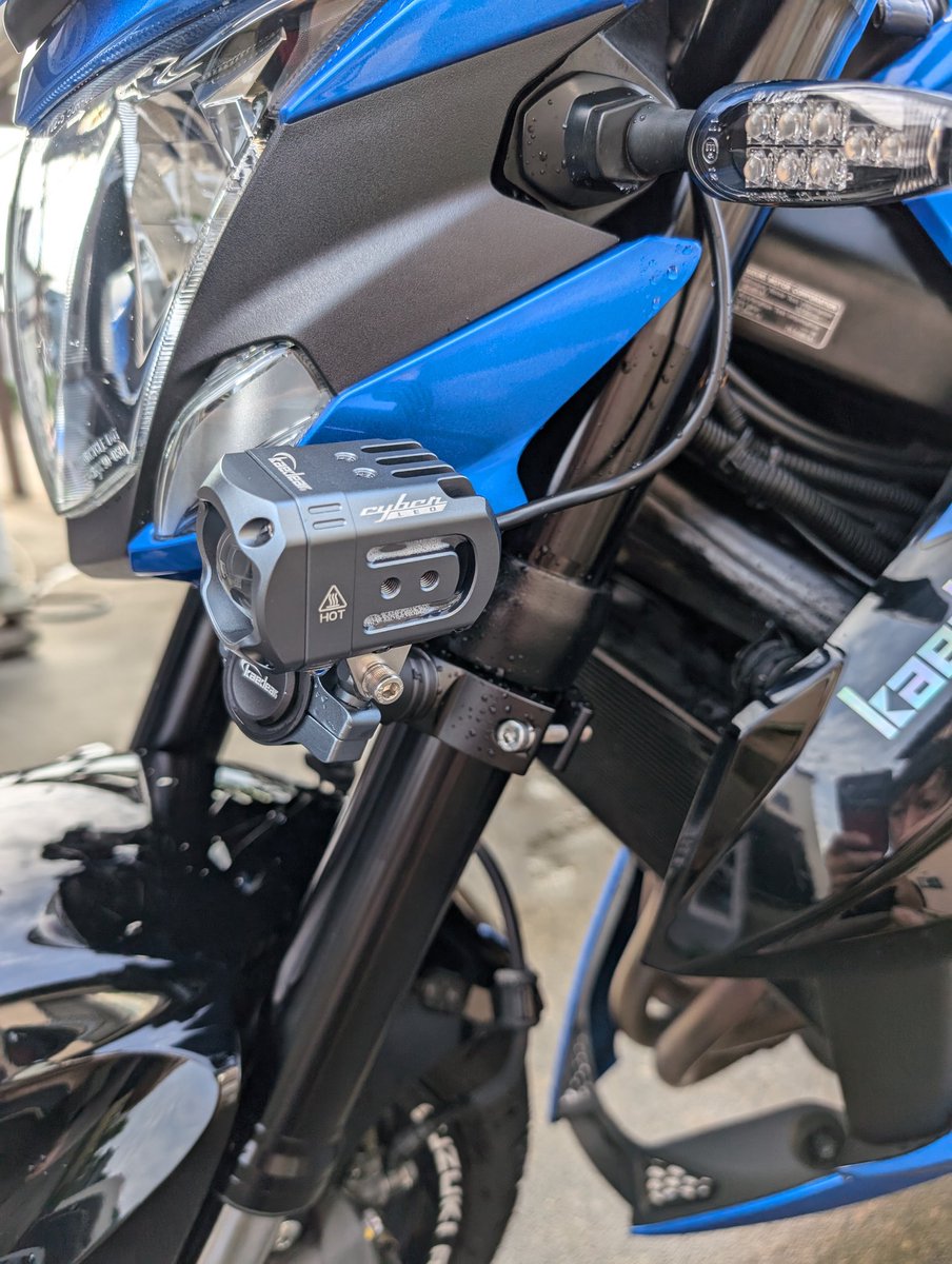 HIDEQ10's tweet photo. ナイツー用でフォグ付けました
#GSX-S750 https://t.co/ClmNPzxCJn