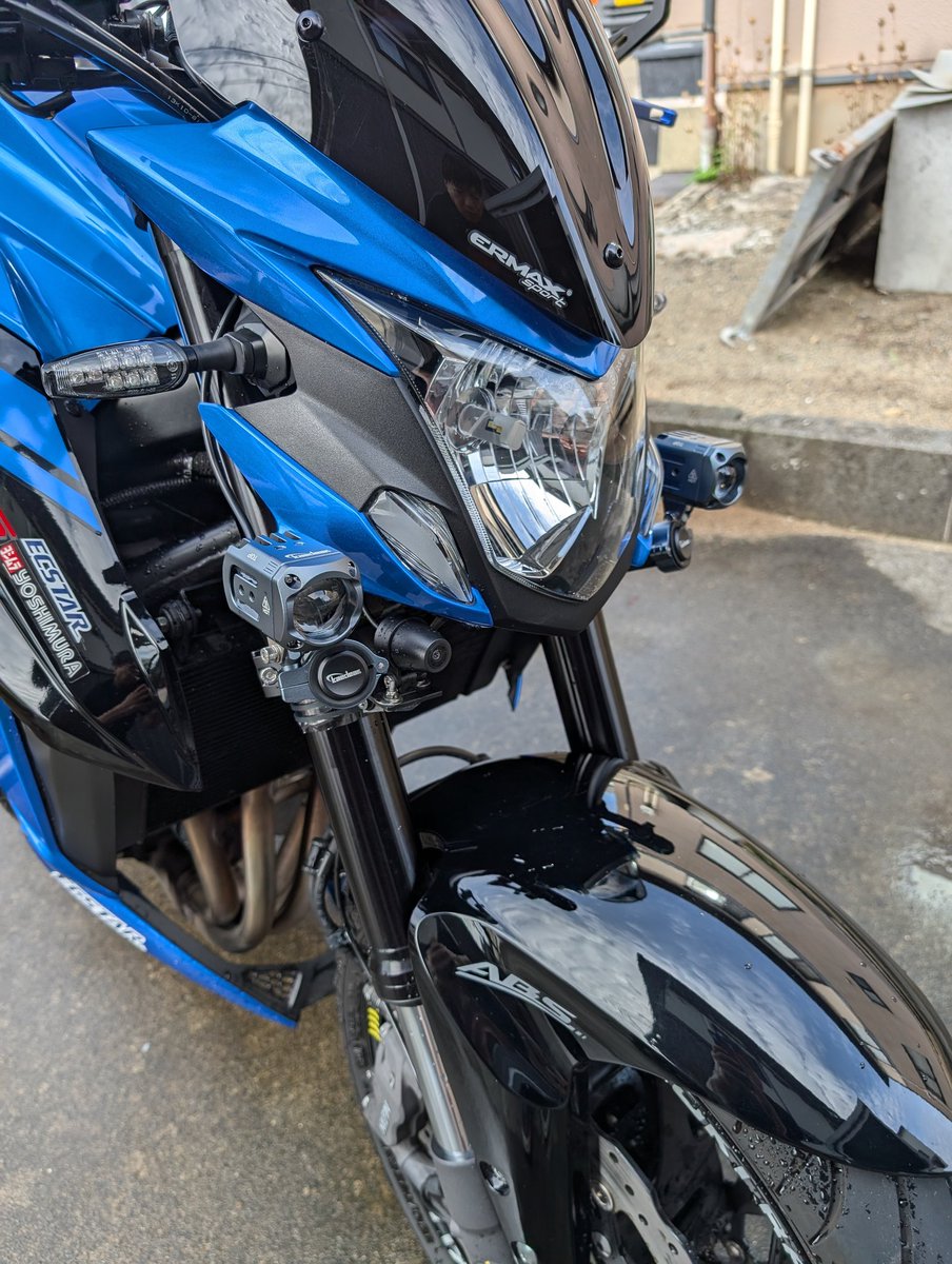 HIDEQ10's tweet photo. ナイツー用でフォグ付けました
#GSX-S750 https://t.co/ClmNPzxCJn