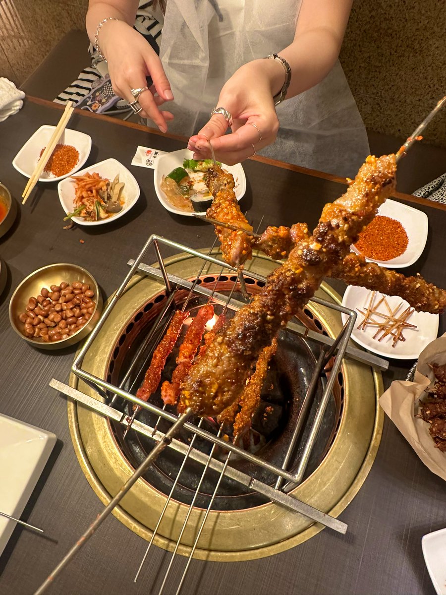Distiny8TINYaya's tweet photo. アミ친구💜と近況会🥰
ヤンコチ久しぶり〜♡♡マジ美味いよね😋
🆕カフェも映えてて良かった🤩✨
🌳🌳が涼しげで癒しでオススメ💙 https://t.co/YI6Vj1qDJS