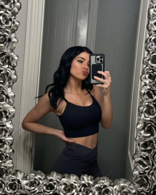 Hope everyone is having an amazing weekend ✨🫶🏼 I love y&rsquo;all! https://t.co/HJzHFJY1at