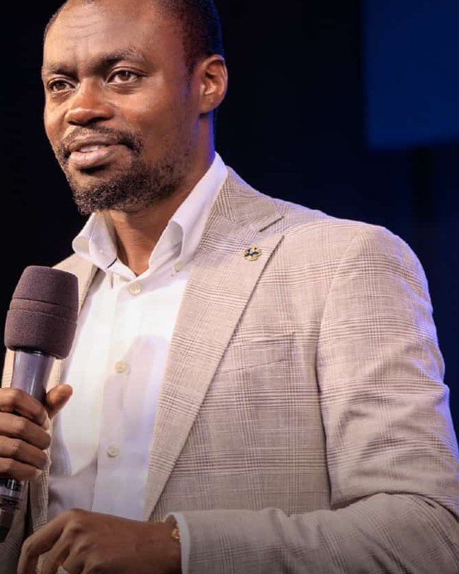 emmaus_trevor's tweet photo. What Birthday Gift Do You Think Apostle Grace Lubega Deserves?
#CelebratingAFather •|• #PhanerooAt10 https://t.co/EhzFrrWufO