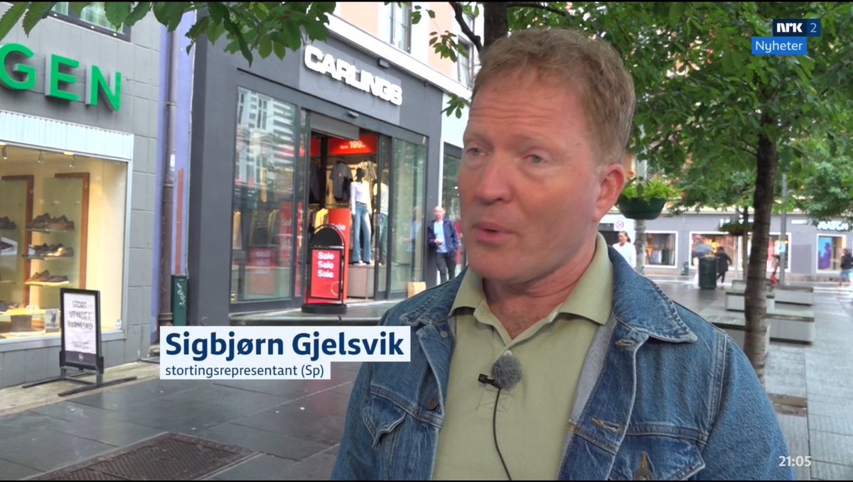 EN SJELDEN anledning til å være enig med <a href="/Senterpartiet/">Senterpartiet</a> i dag. Så lenge det finnes kontanter, utstedt av den kongelige Norges bank, så er det selvsagt at de skal kunne brukes som betalingsmiddel over alt. Hva skal de ellers brukes til? 😳 #nrknyheter