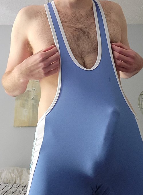 I need some beefy ass I can demolish with this beast 😈 https://t.co/scBwshKYEL<a href="/tag/pupplay"class="tags"><span>#pupplay</span></a><a href="/tag/stonergooner"class="tags"><span>#stonergooner</span></a>