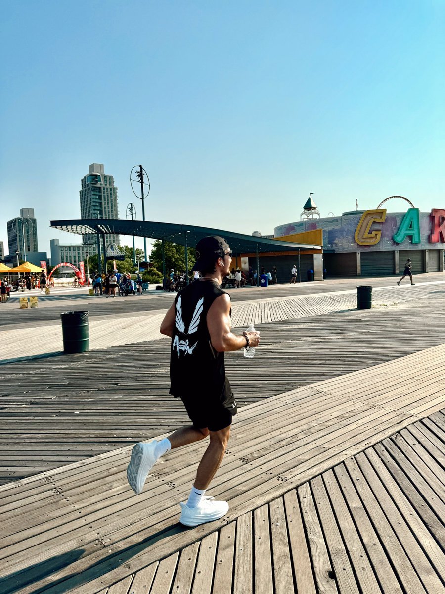 adrianberisha_'s tweet photo. Completed my first official half marathon last weekend at Coney Island 🎡

Lots of room for improvement. Starting to really enjoy this running thing. On and up🤘🏼 https://t.co/KdUohaHVuU