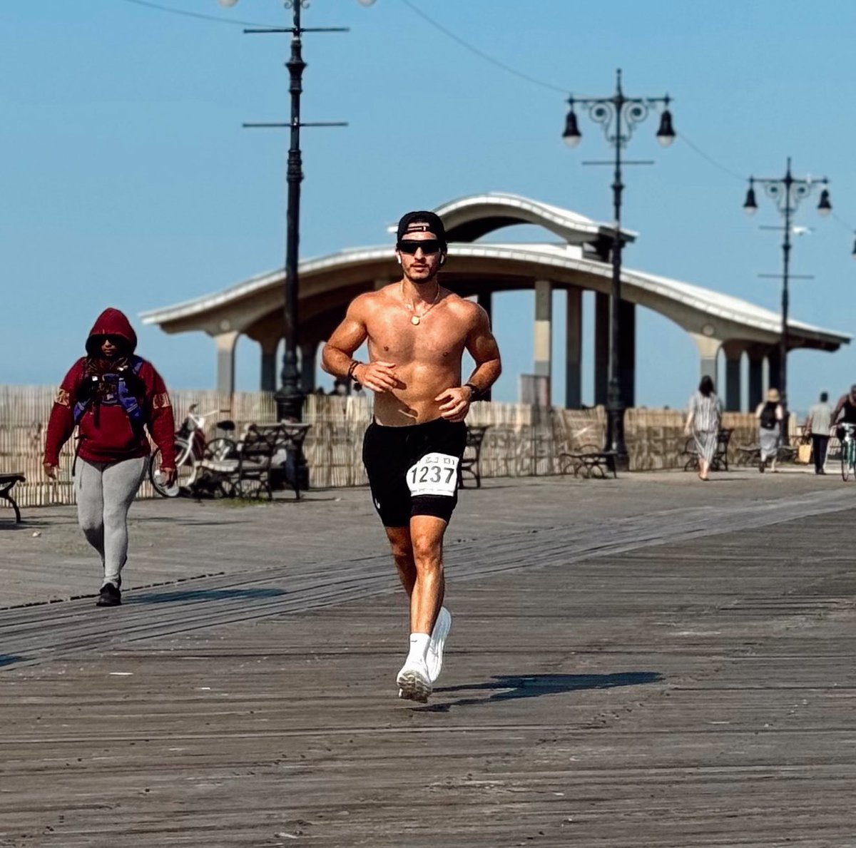 adrianberisha_'s tweet photo. Completed my first official half marathon last weekend at Coney Island 🎡

Lots of room for improvement. Starting to really enjoy this running thing. On and up🤘🏼 https://t.co/KdUohaHVuU
