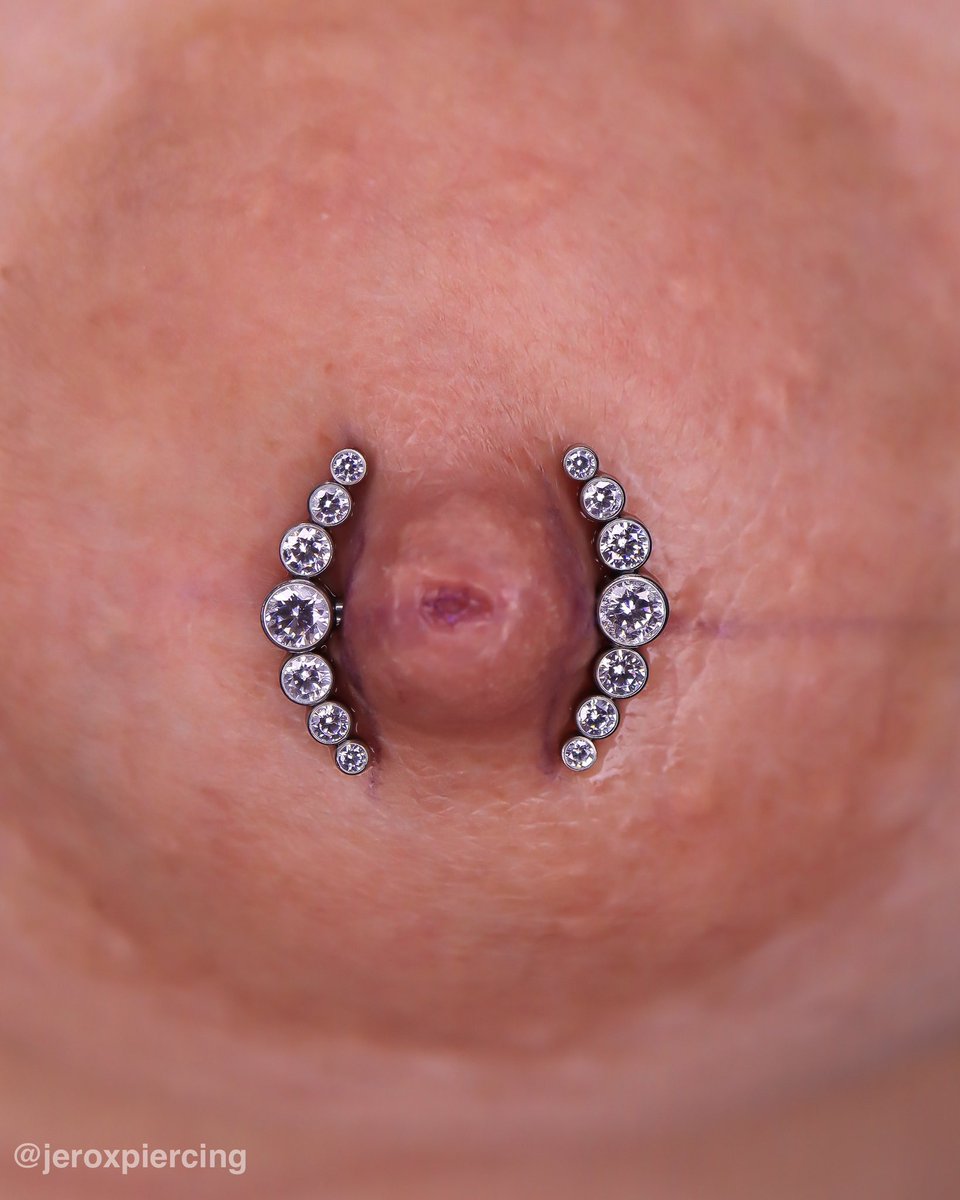 Jeroxpiercing's tweet photo. Realizamos este par de hermosos piercing en pezones, quieres unos? Envíanos mensaje 🫡✨
#piercingnipples https://t.co/Tv9WtW6ESr
