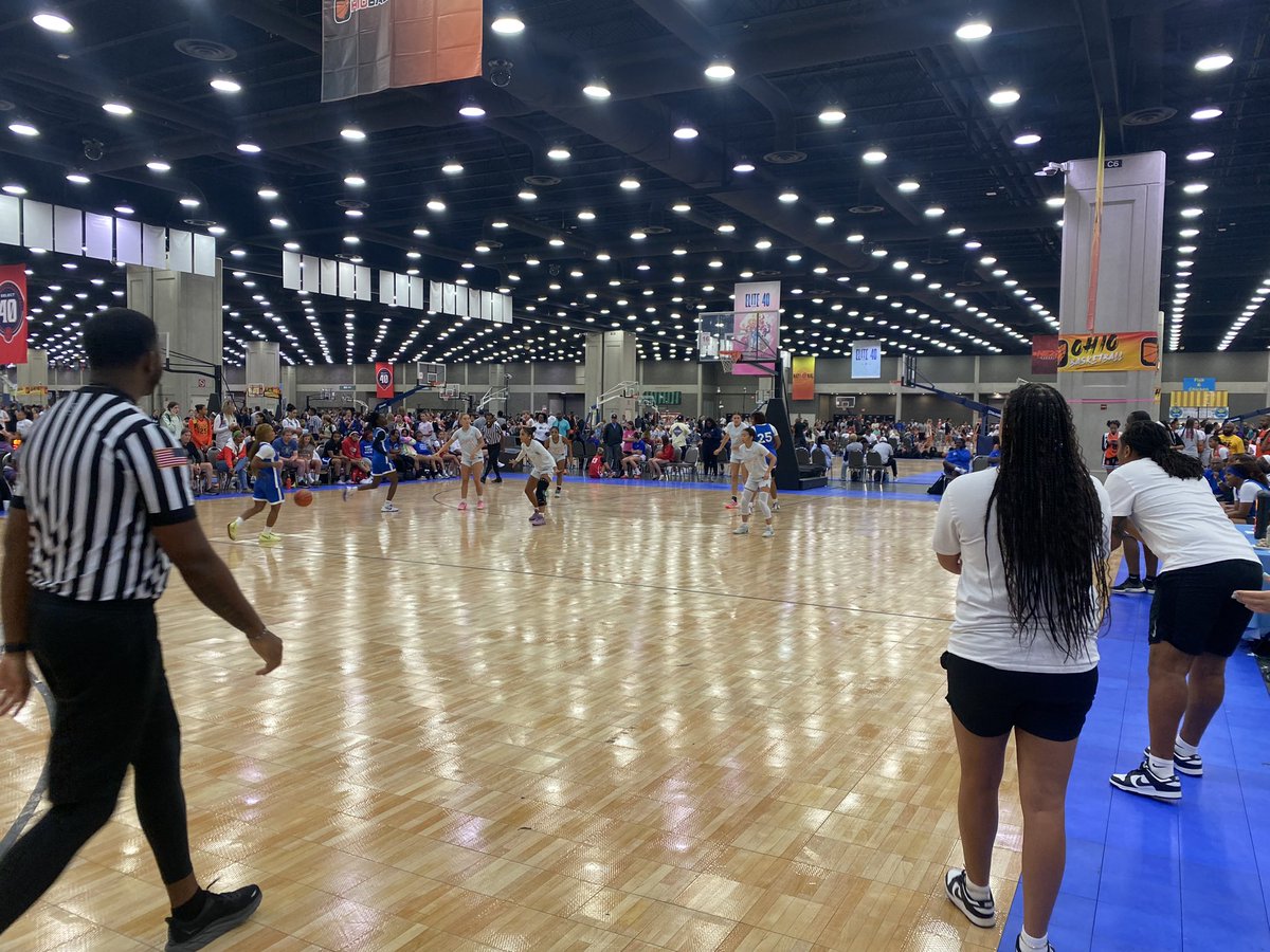 Legacy_HoopsAAU's tweet photo. Big double overtime win for our 17U Elite team at the National Championships, on the @Elite40League 🔥🔥🔥🔥🔥🔥 Great work girls!!! 🖤💙🧡 #TheNationalChampionship #Elite40League https://t.co/R9QYnOolux