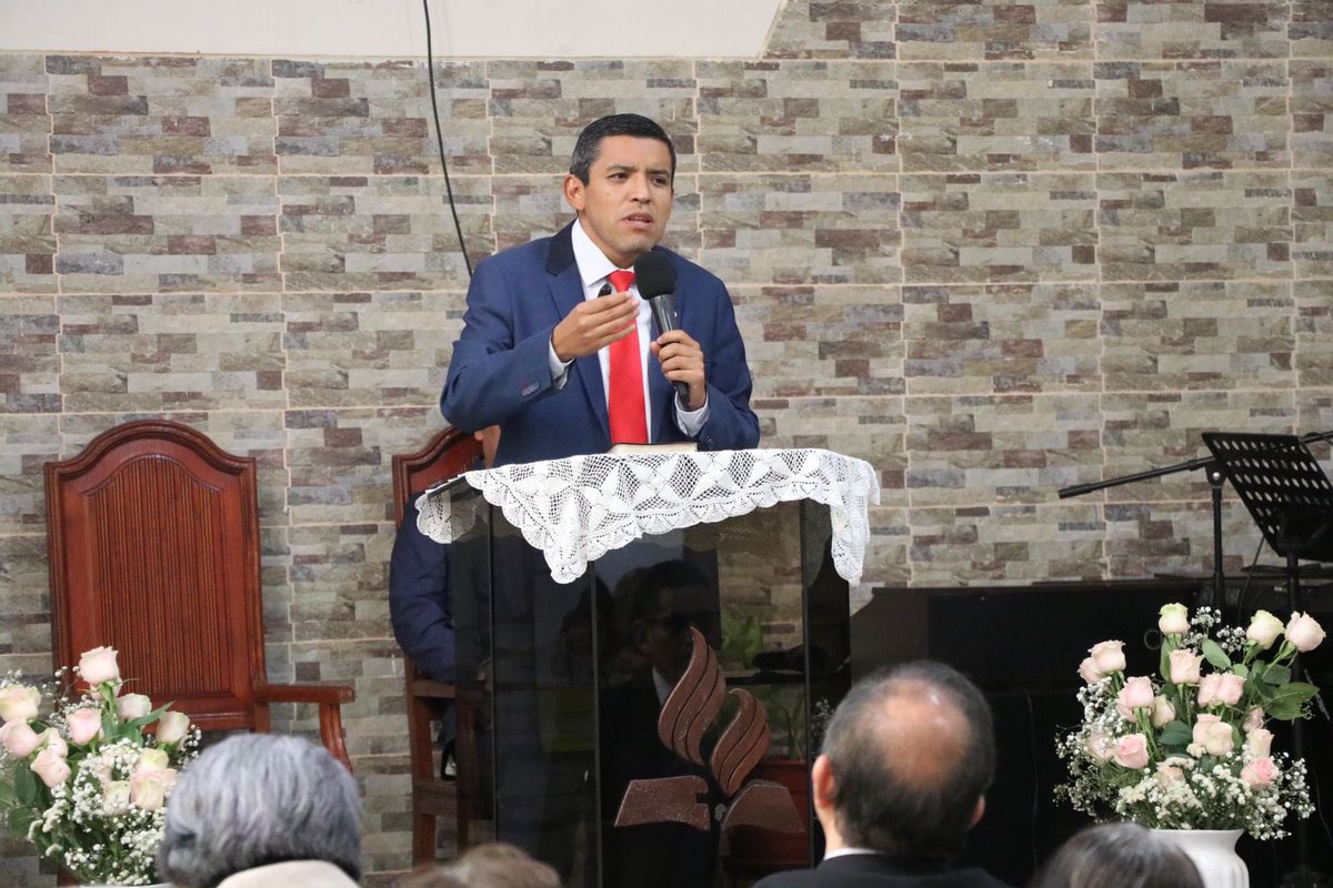 Mervin_ChavezR's tweet photo. Bendecido de pertenecer a este ministerio de Nuevo Tiempo. Dios tocó los corazones y muchos se convirtieron en #AngelesdeEsperanza https://t.co/ssbGhY9Y3w