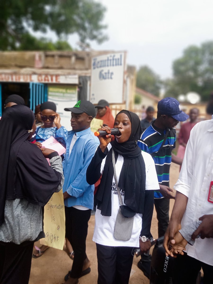 ZakariyaFatima2's tweet photo. Pictures💥

Few weeks ago, I participated in the Objective citizen Journalism Campaign organized by @ABUCampuspress.

Myself and the chief orator of the club  led the team 

It was lit🔥

#OCJCampaign
#ABUCampusPress
#ResponsibleJournalism
#exploringX https://t.co/JpdBizNl8K