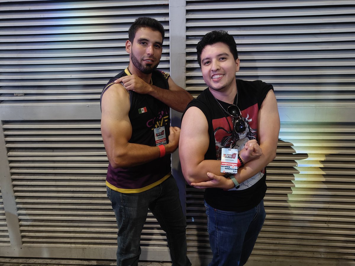 jstoygaming's tweet photo. Con el mamado del @Pollitopiomx https://t.co/p7XveOKL3y