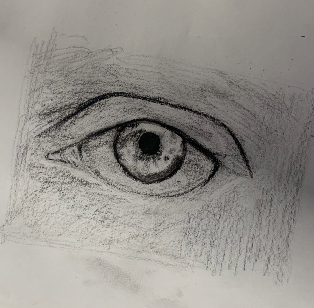 Igalileogelo's tweet photo. رسمتها بالبدايه في الدوام بورق طابعه عادي وكملتها قبل شوي. https://t.co/SkERYzR0OF