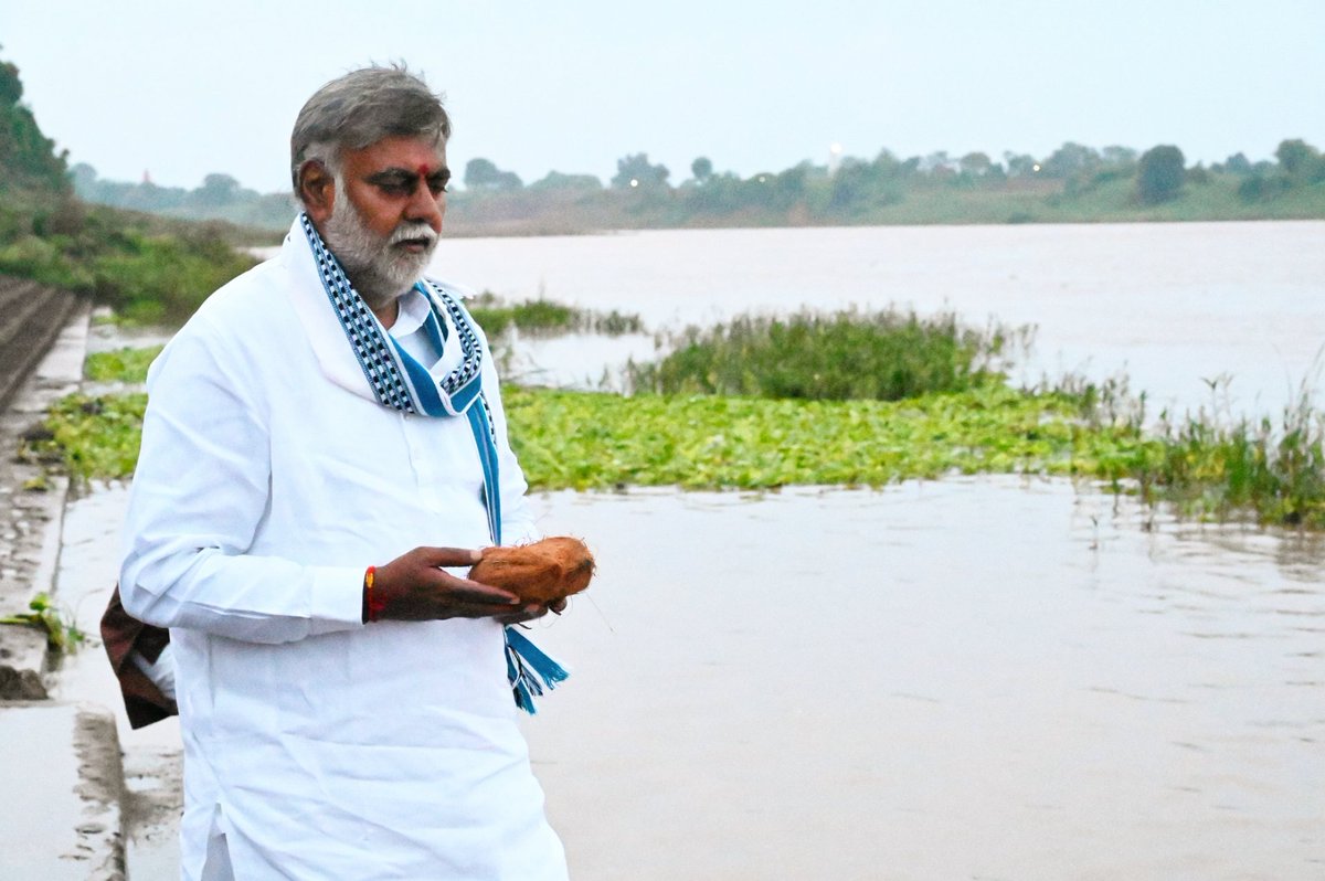 Prahlad Singh Patel ( वृक्ष से जल, जल से जीवन) tweet media