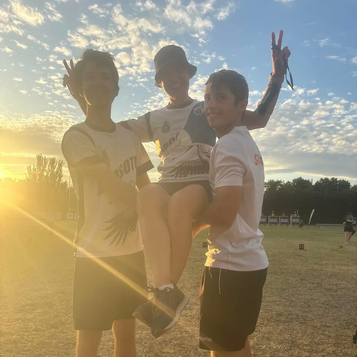 Carolina Laguna mañana a semifinales en el Campeonato de España Iberdrola de Arco Recurvo y Compuesto de Juniors, cadetes, menores de 14 años y Veteranos. Enhorabuena 👏 <a href="/aytosotodelreal/">Soto del Real</a> <a href="/fmt/">Filipe Miguel Tavares</a> <a href="/RFETA/">RFETA</a> #todosconCarolina