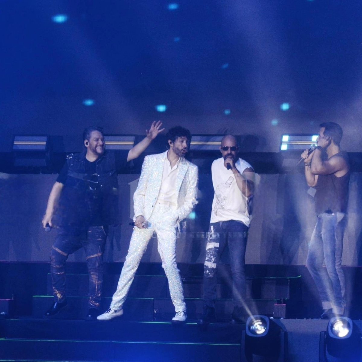 LosBennyFans's tweet photo. Grandes momentos se viven en el @90spoptour con nuestro querido @bennyibarra.
19 julio 2024
FENADU
@magnetooficial
#bennyibarra #magneto #timbiriche #90spoptour #90spoptourallstars #fenadu #feriadedurango #ferianacionaldedurango https://t.co/B32XAXFROn