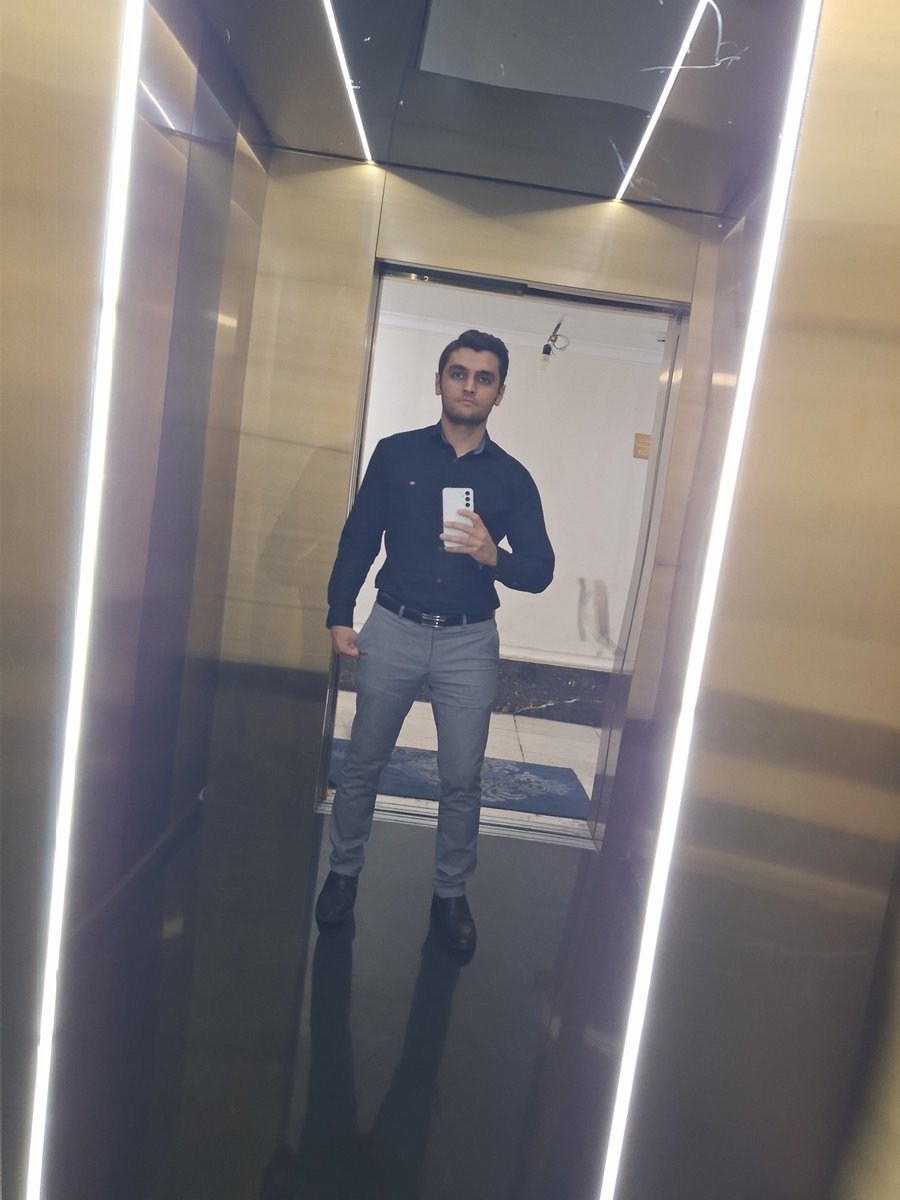 SepehrPn's tweet photo. سلفی یهویی 😏 https://t.co/ySPjECtxEF