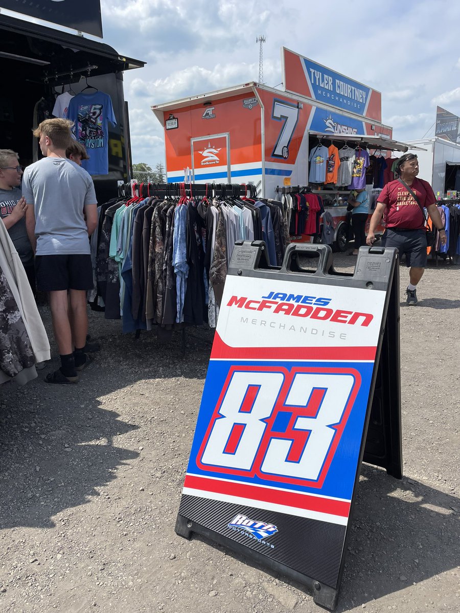 A BIG thank you to <a href="/INSZN_MEDIA/">INSZN MEDIA</a> for getting another <a href="/JamesMcFadden25/">James McFadden</a> sign made up and delivered to us here <a href="/EldoraSpeedway/">ELDORA SPEEDWAY</a>!