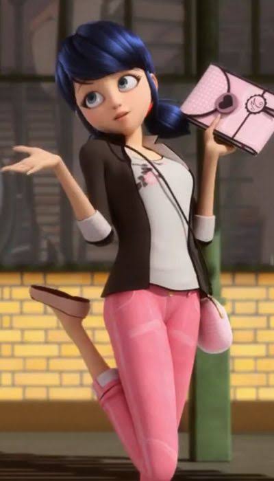 🌸
❝Oh bienvenido a Boulangerie Patisserie señor... Joven... En qué puedo ayudarlo?❞

——dijo la peli-azul que a su ves sacaba un par de charolas de crusan del horno con la finalidad de acomodarlas en la estantería.
Sin embargo tras el peso compensaría a balancear.