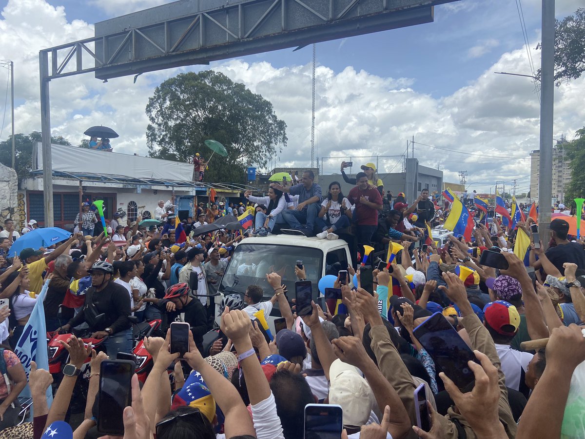 MonagasAD's tweet photo. AD en Resistencia presente el día de hoy en el cierre de campaña en cara a las elecciones del 28 de Julio por el cambio de nuestro país y llevar a la presidencia a @EdmundoGU con la visita de nuestra compañera @MariaCorinaYA y nuestro Líder @PieroMaroun ¡Vamos a Ganar! 🇻🇪 https://t.co/3orHUSYdhD