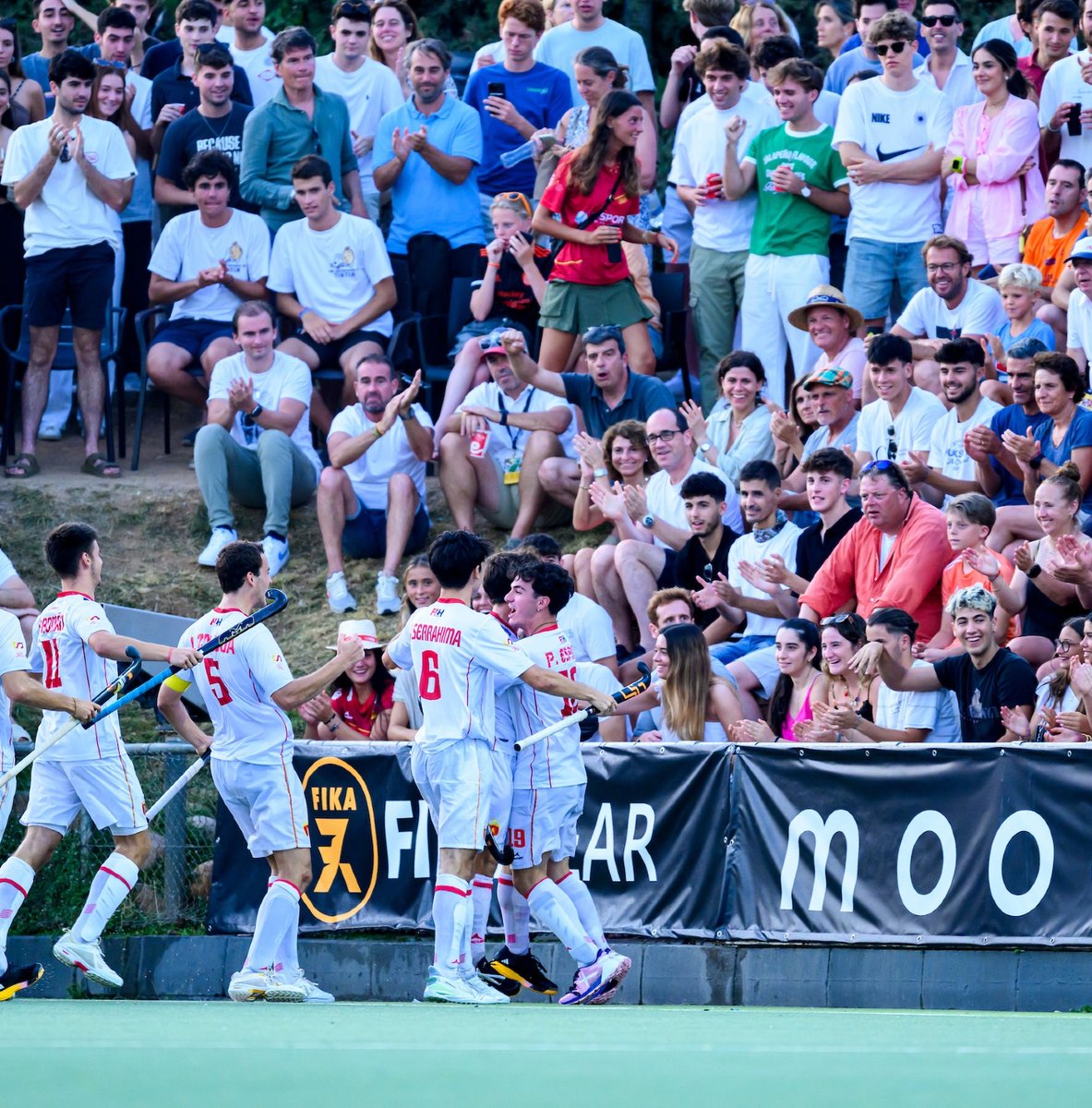 rfe_hockey's tweet photo. CAMPEONESSSSSSSSSSSSS DE EUROPPAAAAAAAAAAAAAAAAA!!!! 🥇🥇🥇🥇🥇🥇🥇🥇🥇🥇🥇🥇🥇🥇🥇🥇🥇🥇🥇🥇

🏁FINAL
🆚 ESP 🇪🇸 3-1🇳🇱 NED
📍 @AtleticTerrassa
🏆 #EuroHockeyU21

#HockeyEspaña | #RedSticks https://t.co/ii57aOxsxh