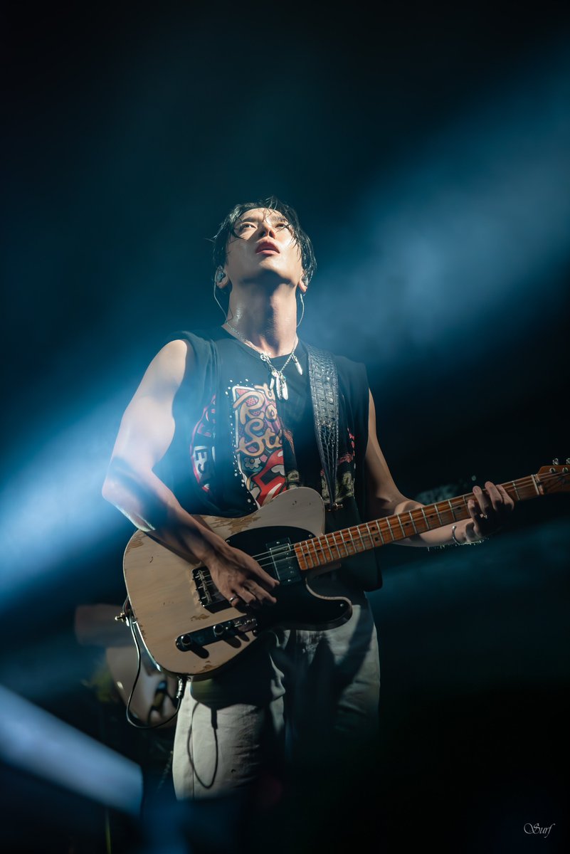 surf_foreverwe's tweet photo. 🩶

#사운드베리페스타 #Surf_2024사운드베리 #정용화 #JungYongHwa #씨엔블루 #CNBLUE https://t.co/5OYH5UvXgo