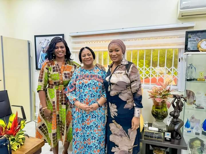 BawumiaNurudeen's tweet photo. Alma Opoku Prempeh (Mrs. NAPO), @RAkufoAddo and @SBawumia.
#ItsPossibleTogether https://t.co/zO4w4wSbZj