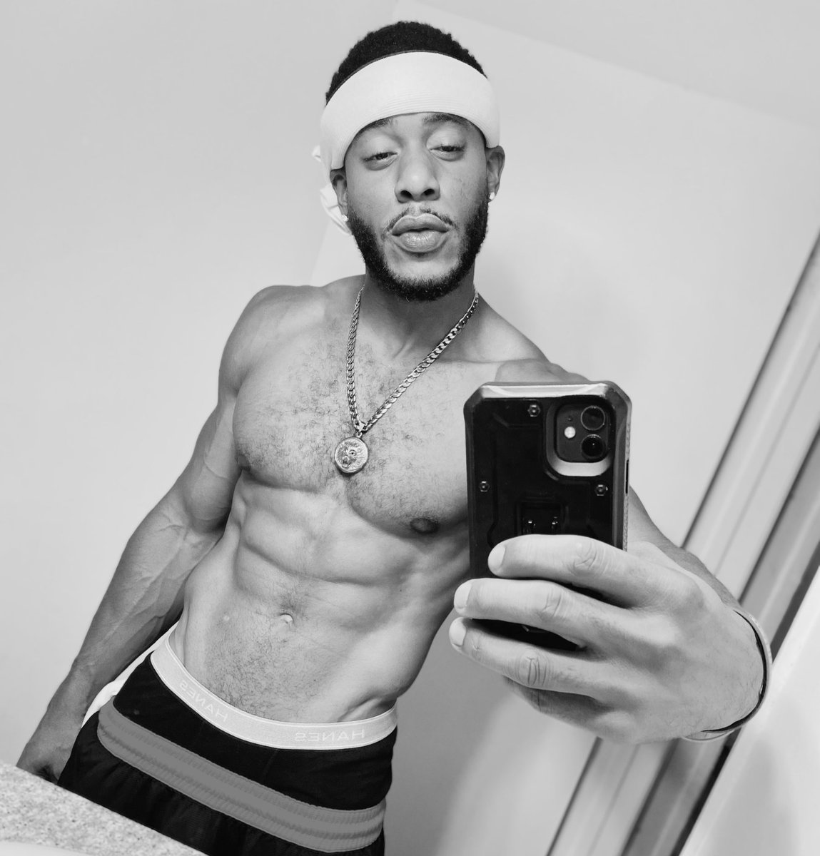 LLBurrell's tweet photo. Da Bul #llburrell https://t.co/8Q3uLWsmI1