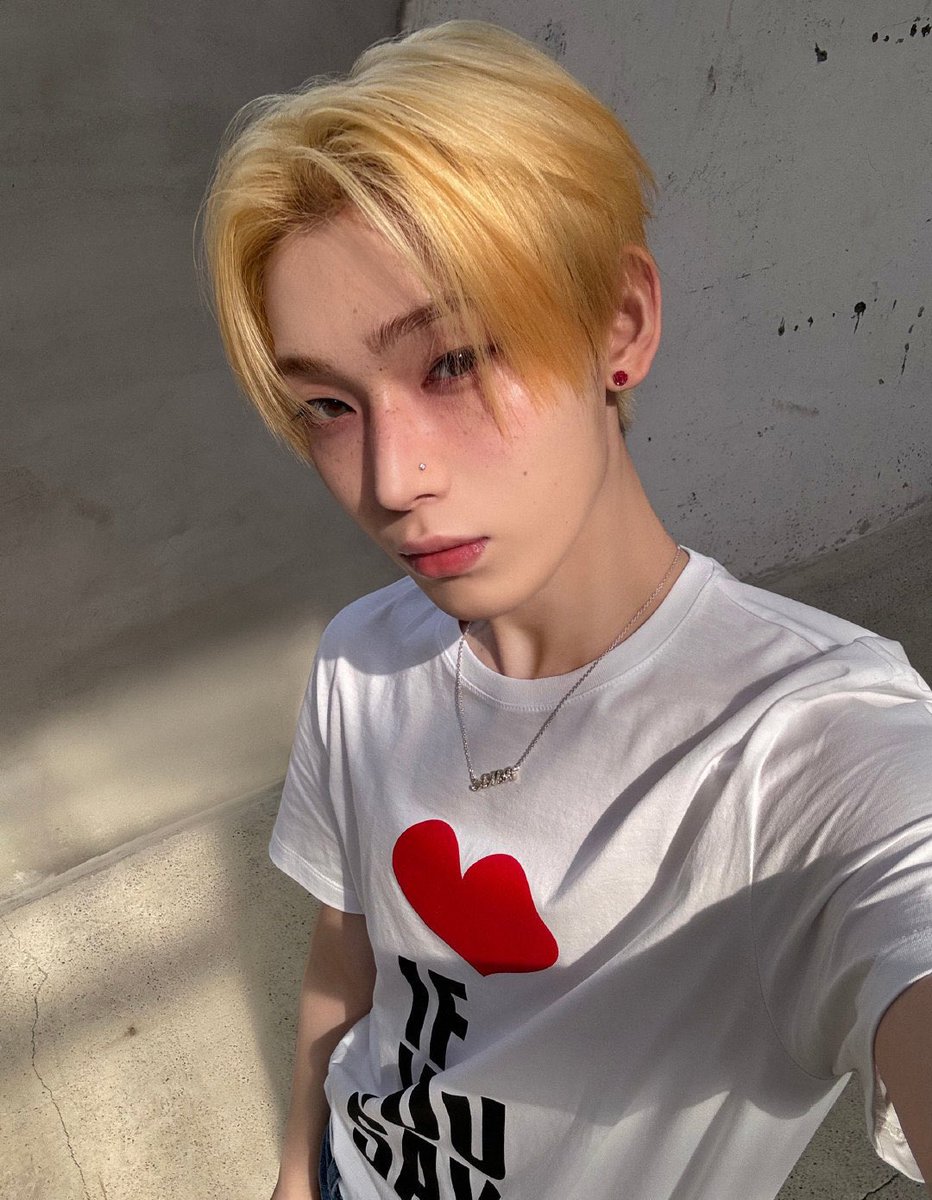 01heez's tweet photo. Once in a lifetime face https://t.co/tj1khofvtx