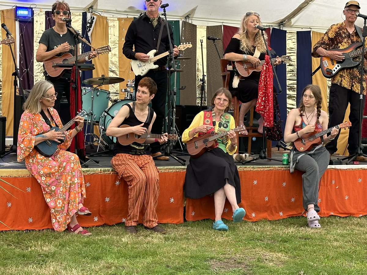 ukedukes's tweet photo. Lovely gig today at East Burgholt with the local ukulele group joining us on stage. Note, that’s Dave on bass!  #Ukulele #Music #festival #Bass https://t.co/oyl39Be1CC