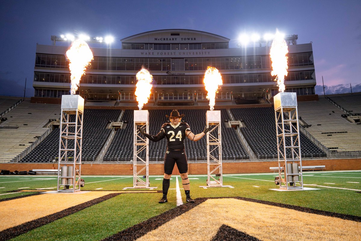 WakeFB's tweet photo. Bring the heat ♨️ https://t.co/GAnvkxKrOj